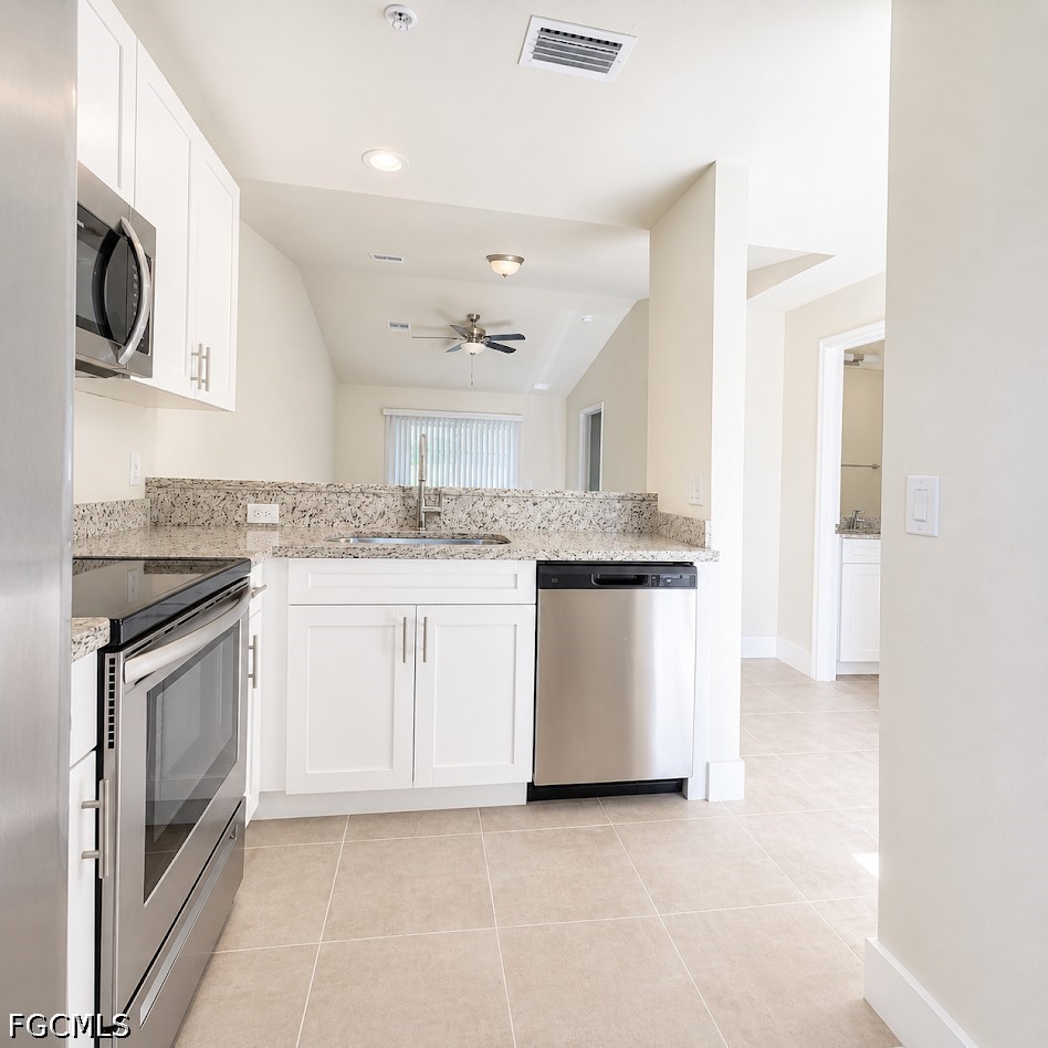 2 Bed Condominium for Sale in Cape Coral, photo 4