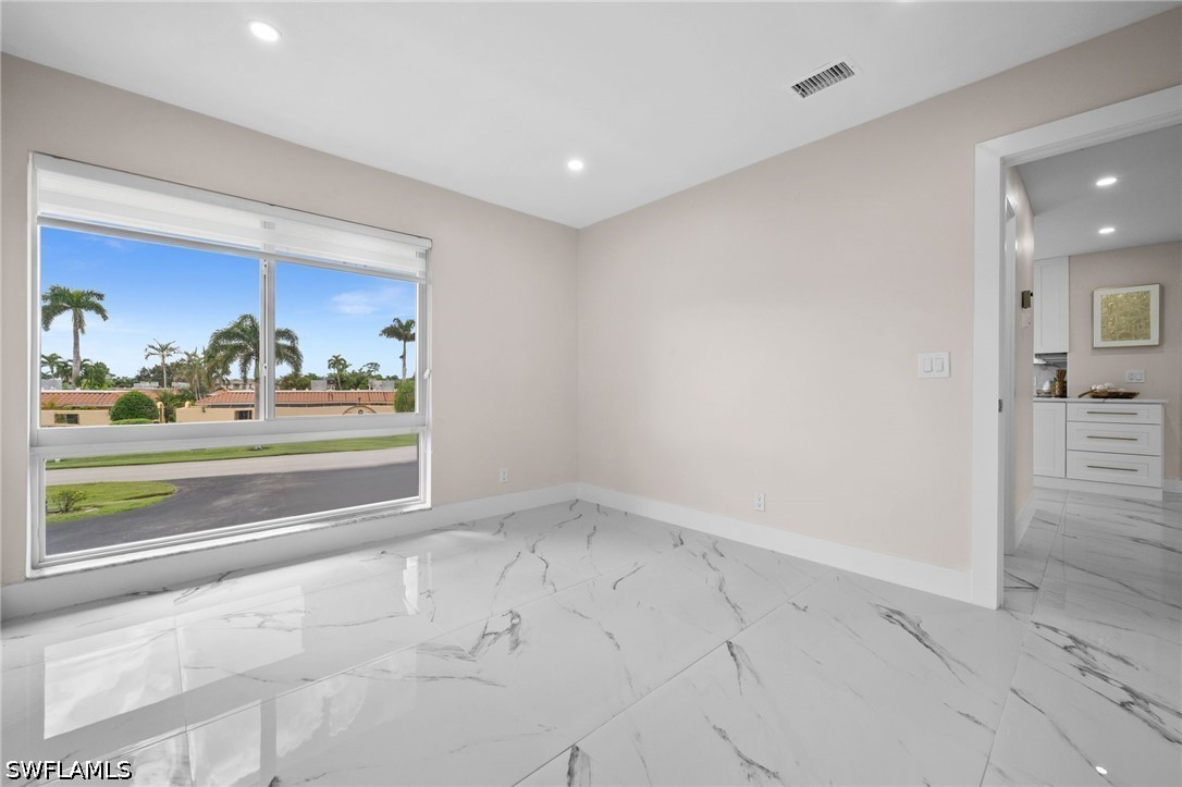 2 Bed Waterfront Home for Sale in Naples, photo 4