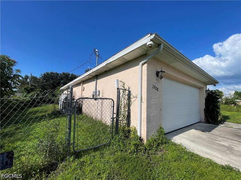 3 Bed SingleFamilyResidence for Sale in Lehigh Acres, photo 4