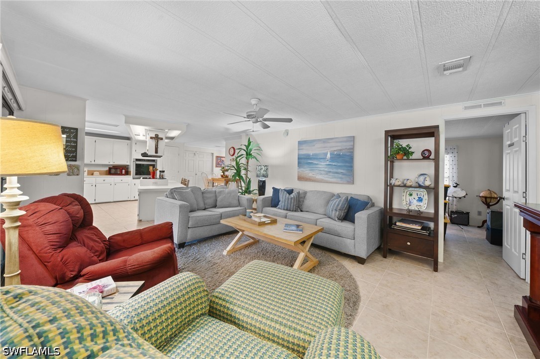 2 Bed ManufacturedHome for Sale in Naples, photo 4