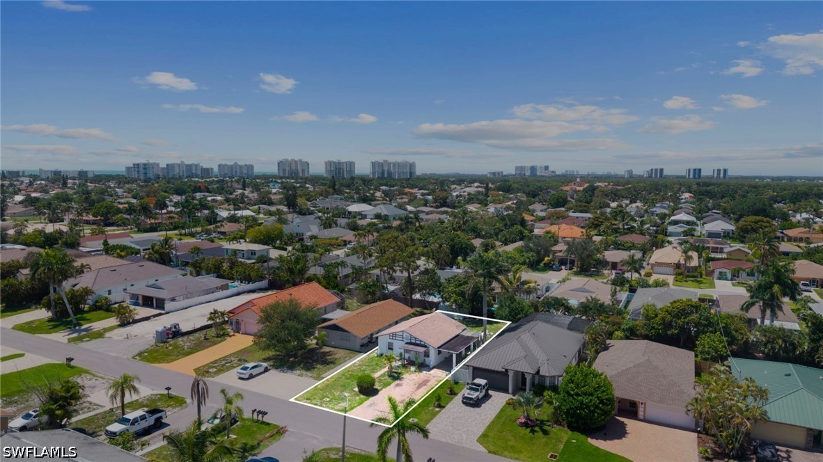 2 Bed SingleFamilyResidence for Sale in Naples, photo 4