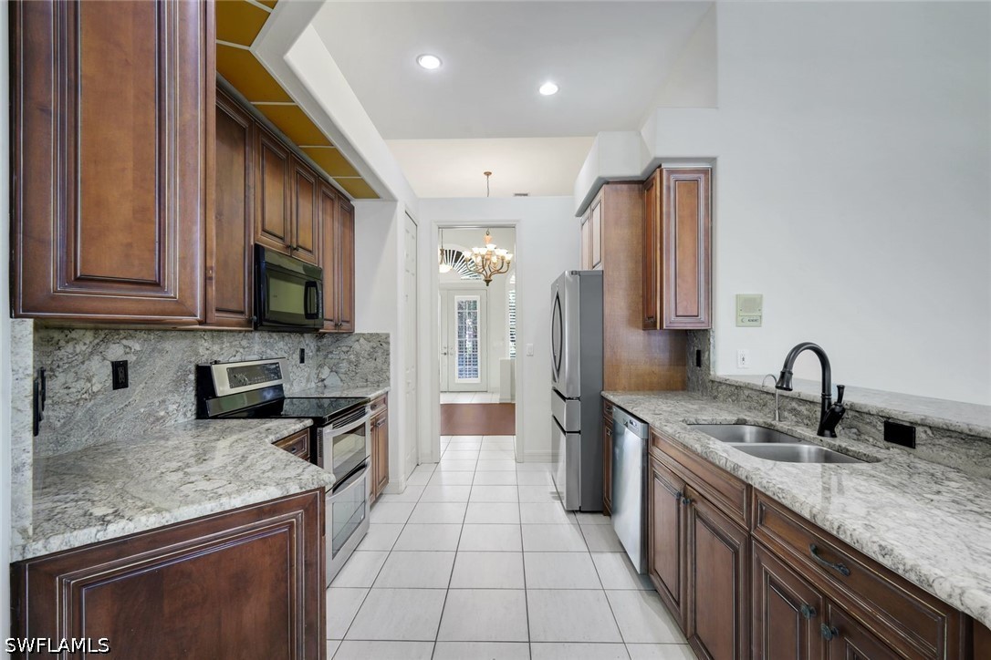3 Bed Pool Home for Sale in Spanish Wells, photo 4