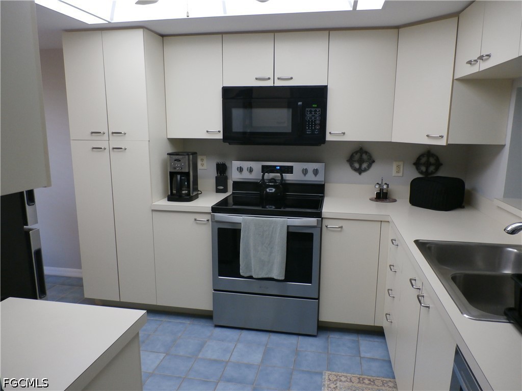 2 Bed Condominium for Sale in Kelly Greens, photo 4