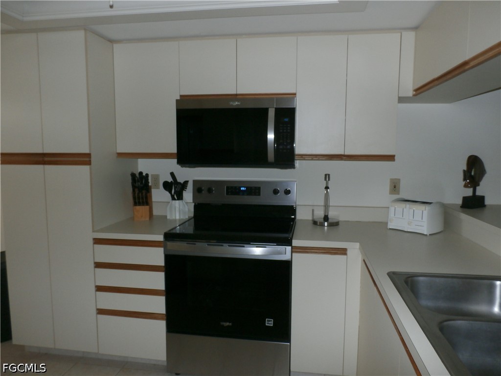 2 Bed Condominium for Sale in Kelly Greens, photo 4