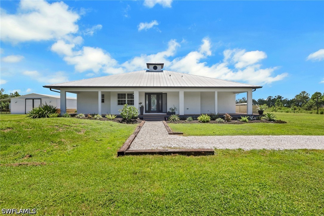2 Bed Pool Home for Sale in Acreage, photo 4