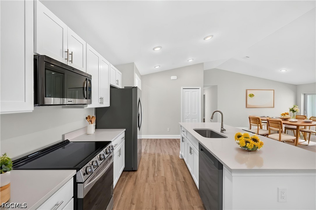 4 Bed SingleFamilyResidence for Sale in Cape Coral, photo 4