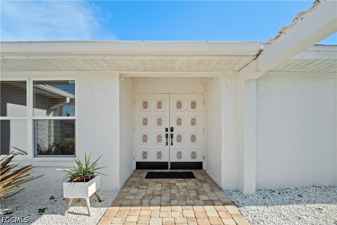 3 Bed Pool Home for Sale in Cape Coral, photo 4