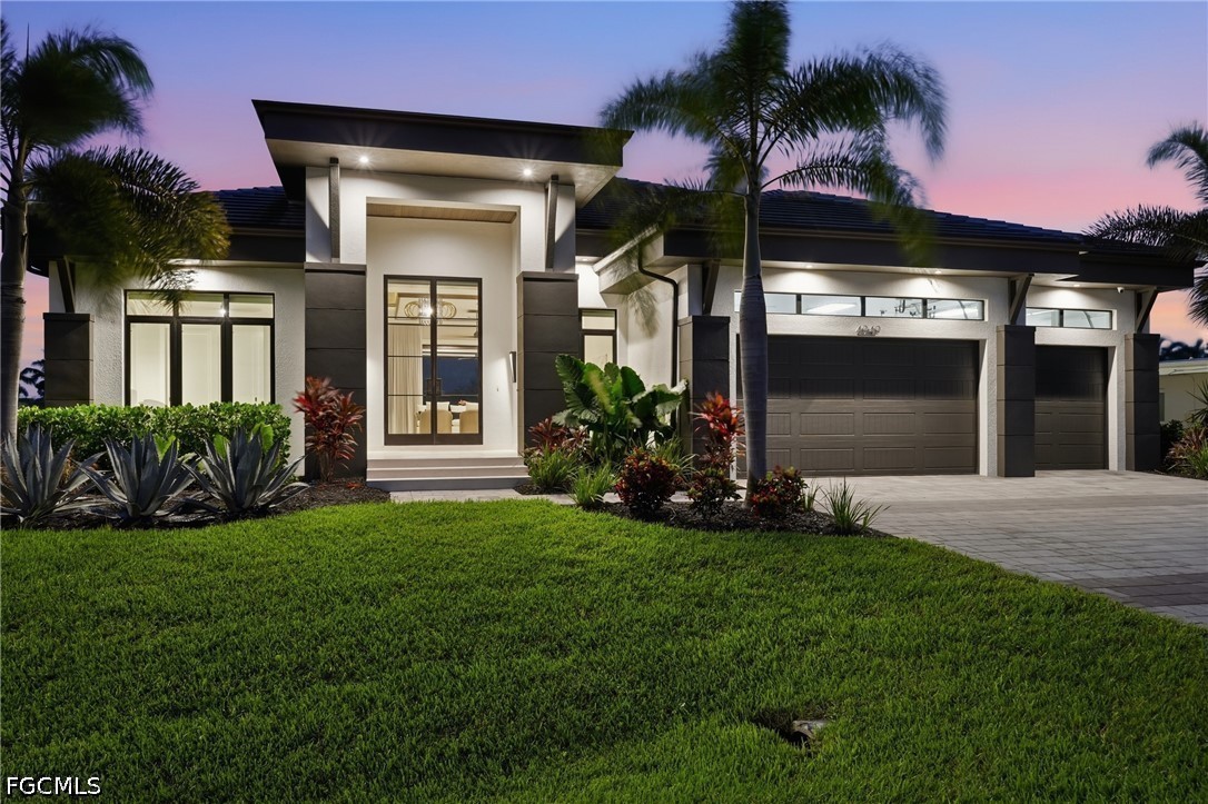 3 Bed Pool Home for Sale in Cape Coral, photo 4