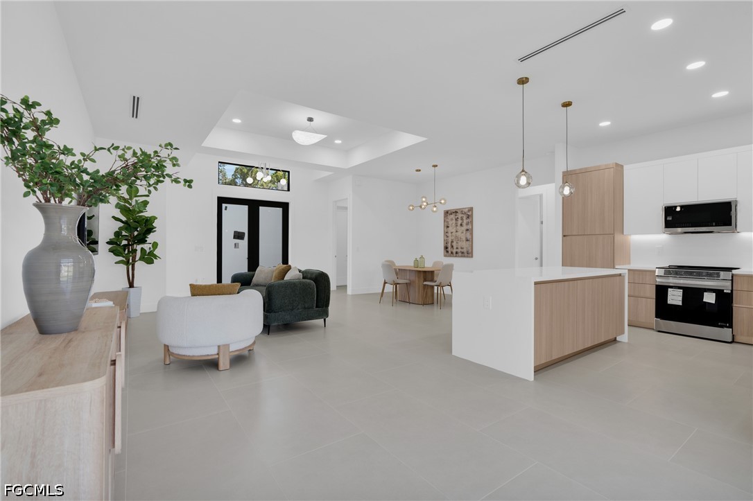 4 Bed SingleFamilyResidence for Sale in Lehigh Acres, photo 4