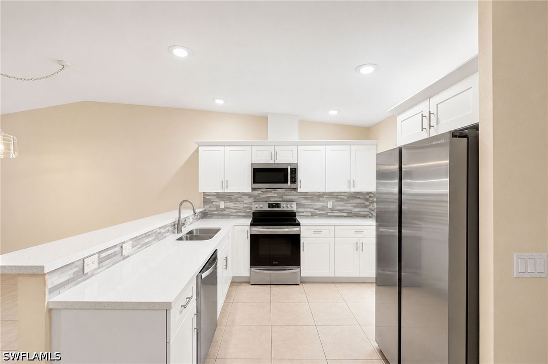 6 Bed Duplex for Sale in Cape Coral, photo 4