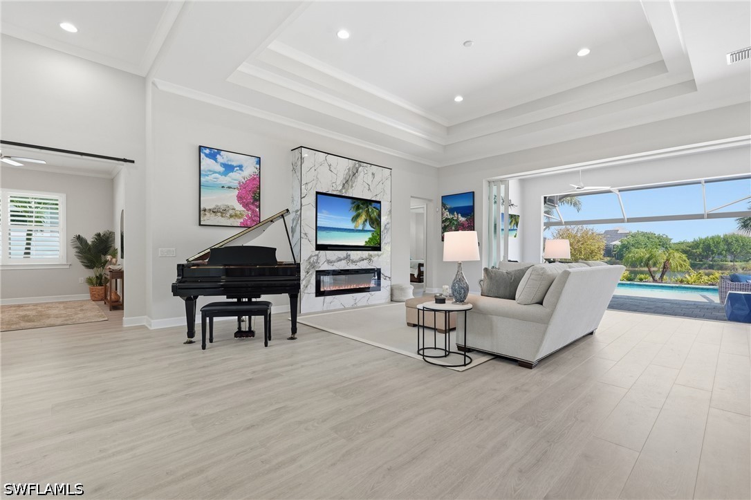 3 Bed Pool Home for Sale in Naples, photo 4