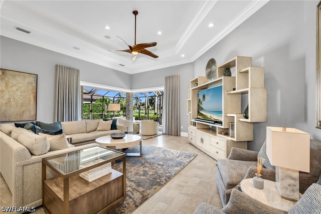 4 Bed Pool Home for Sale in Moorings, photo 4