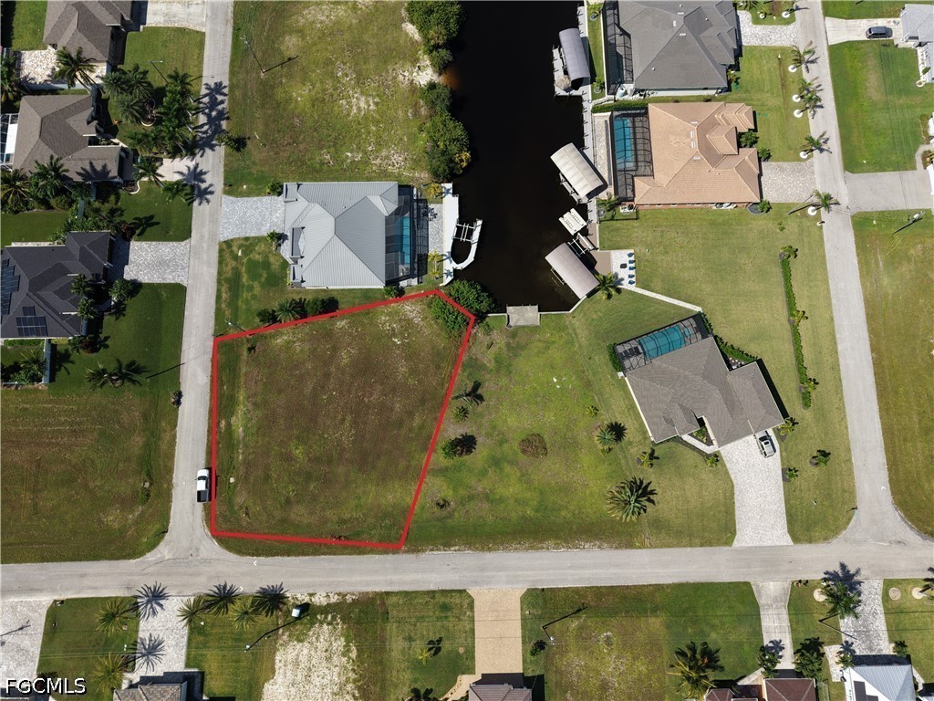 Waterfront Home for Sale in Cape Coral, photo 4