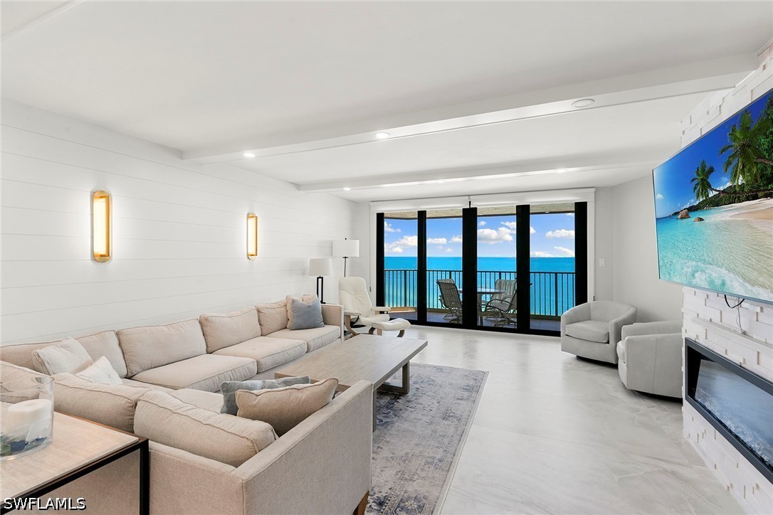2 Bed Waterfront Home for Sale in Marco Island, photo 4