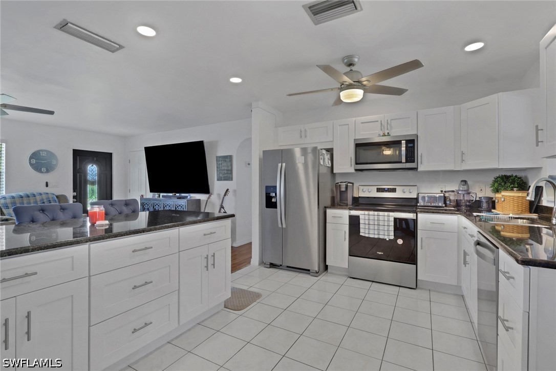 3 Bed Pool Home for Sale in Fort Myers Shores, photo 4