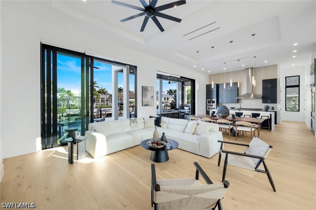 5 Bed Pool Home for Sale in Marco Island, photo 4