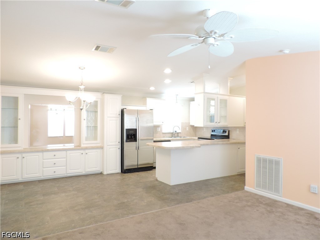 2 Bed ManufacturedHome for Sale in Estero, photo 4