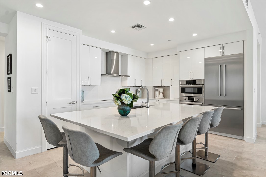 3 Bed Condominium for Sale in Naples, photo 4