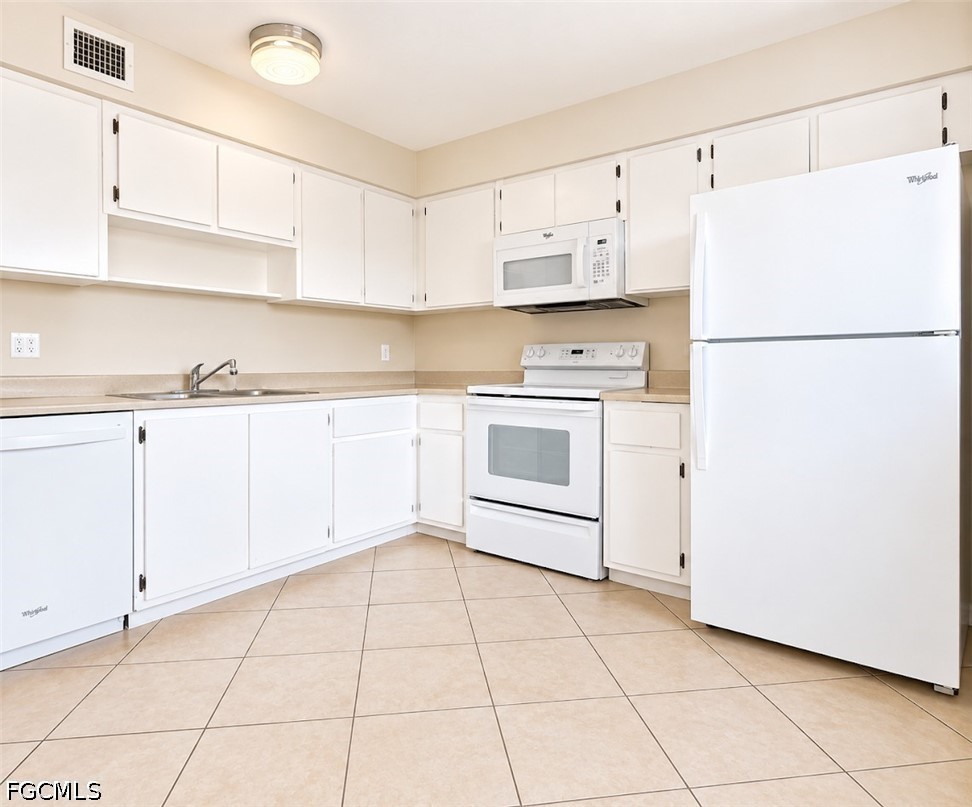 2 Bed Condominium for Sale in Lochmoor, photo 4