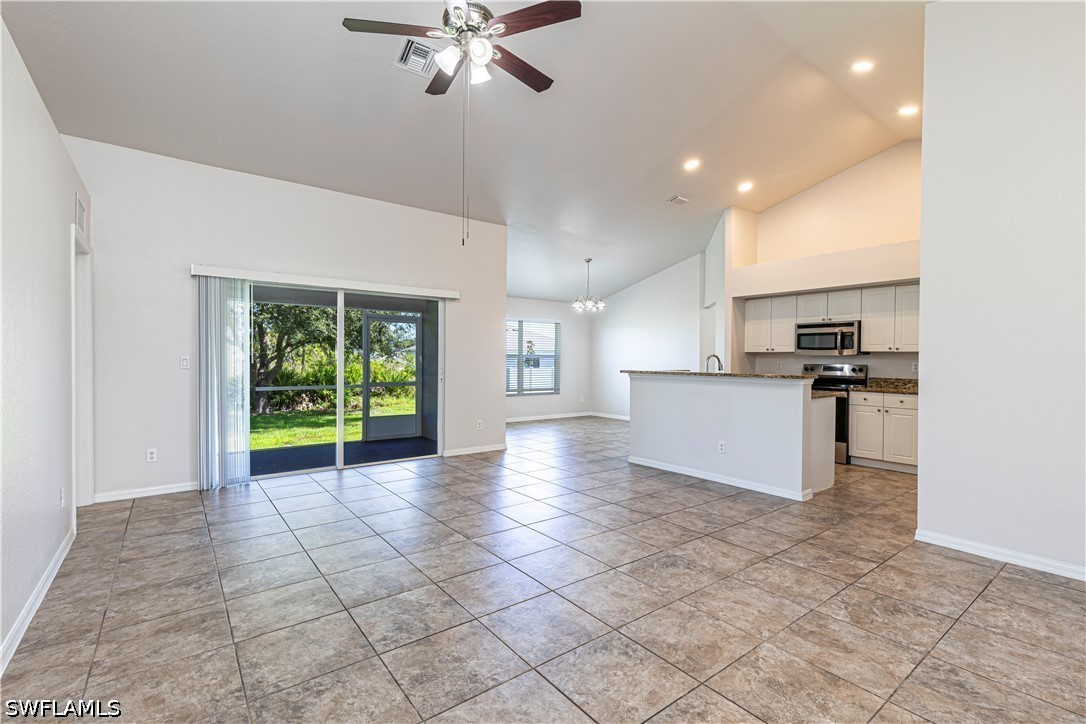 3 Bed SingleFamilyResidence for Sale in Lehigh Acres, photo 4