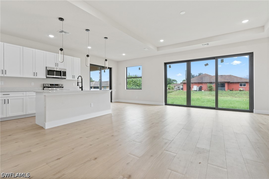 4 Bed SingleFamilyResidence for Sale in Lehigh Acres, photo 4