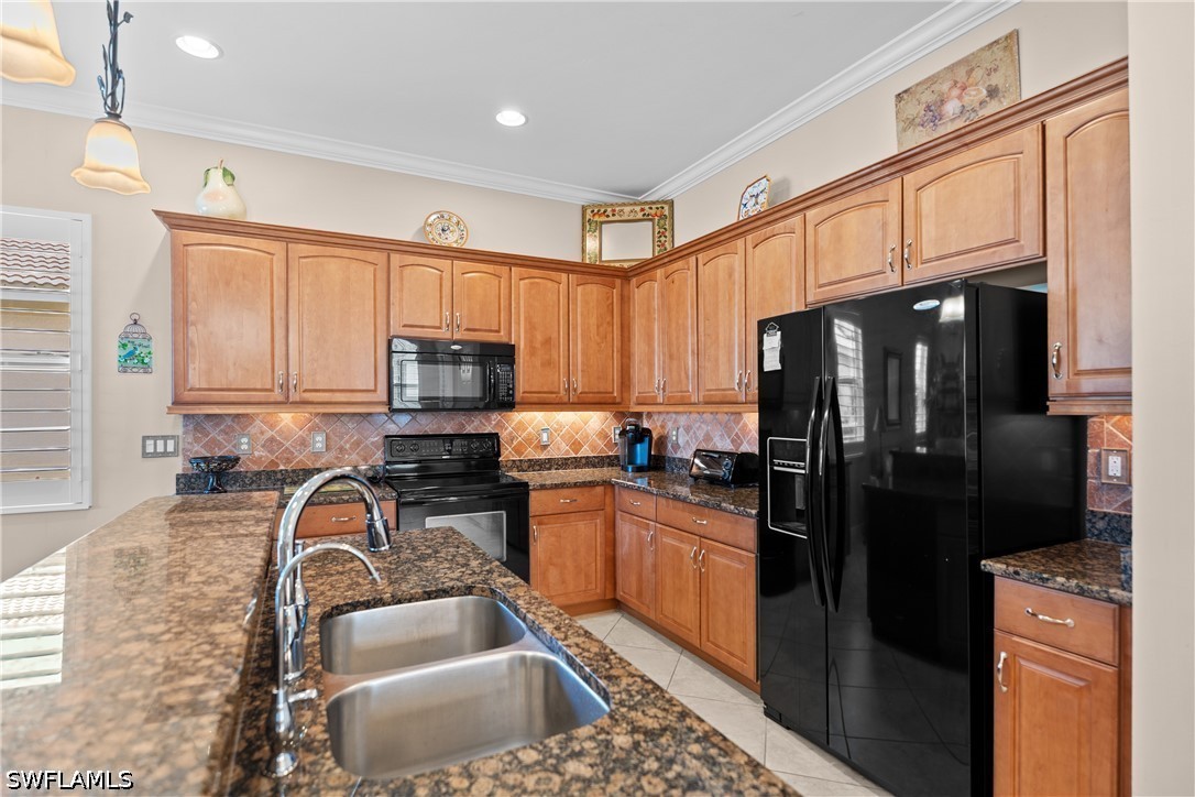 3 Bed Waterfront Home for Sale in Materita, photo 4