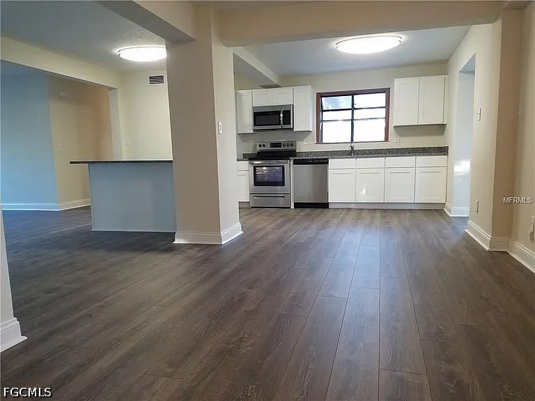 3 Bed SingleFamilyResidence for Sale in Acreage Header, photo 4