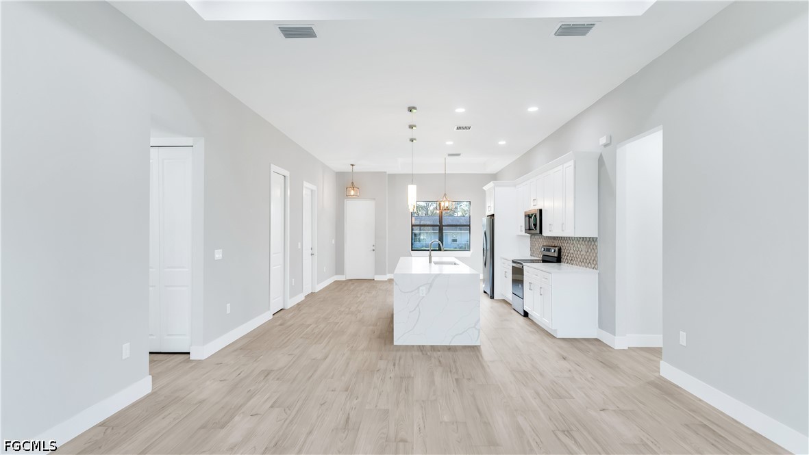 3 Bed SingleFamilyResidence for Sale in Lehigh Acres, photo 4