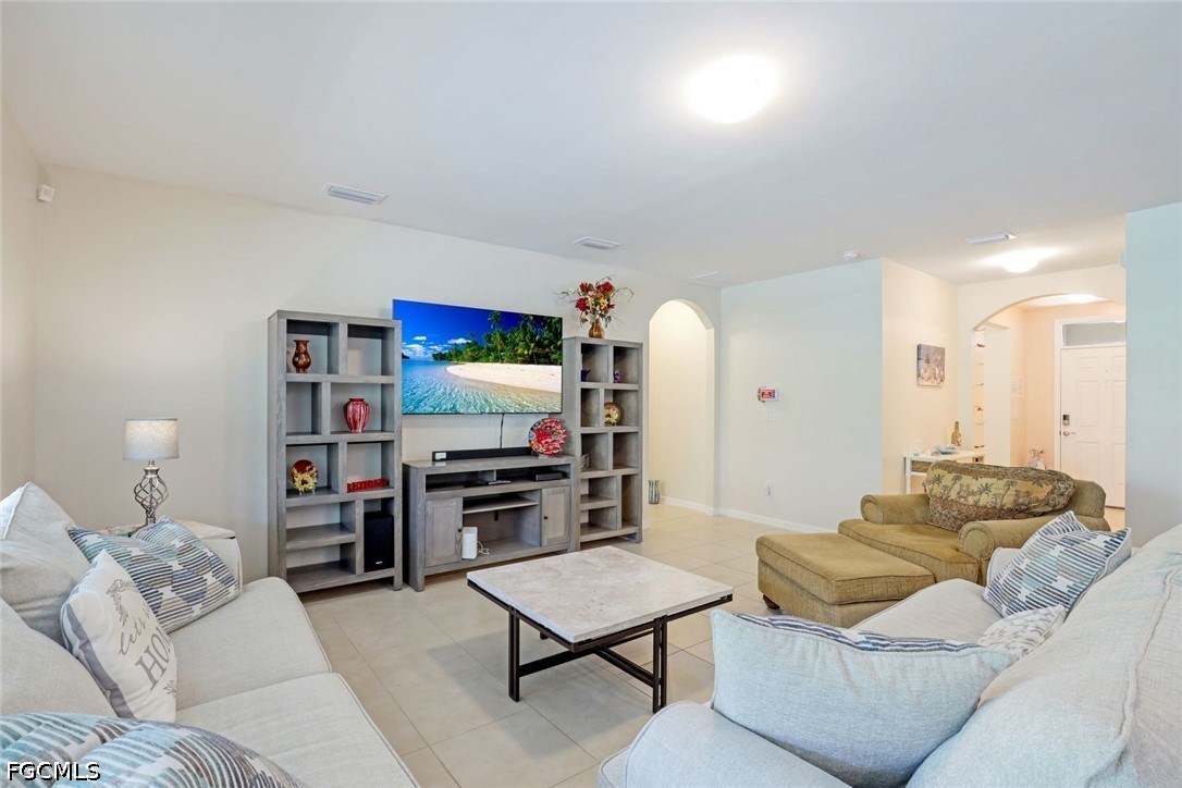 4 Bed Pool Home for Sale in Cape Coral, photo 4