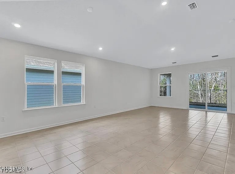 3 Bed SingleFamilyResidence for Sale in 6 Fairway Condo, photo 4
