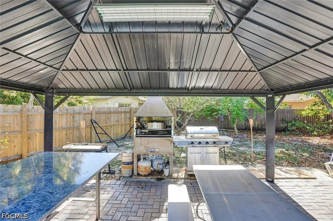 3 Bed Pool Home for Sale in Acreage, photo 4