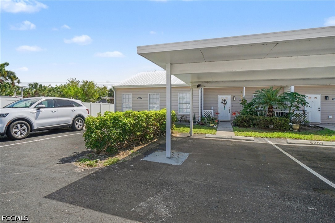 2 Bed Waterfront Home for Sale in Fort Myers, photo 4