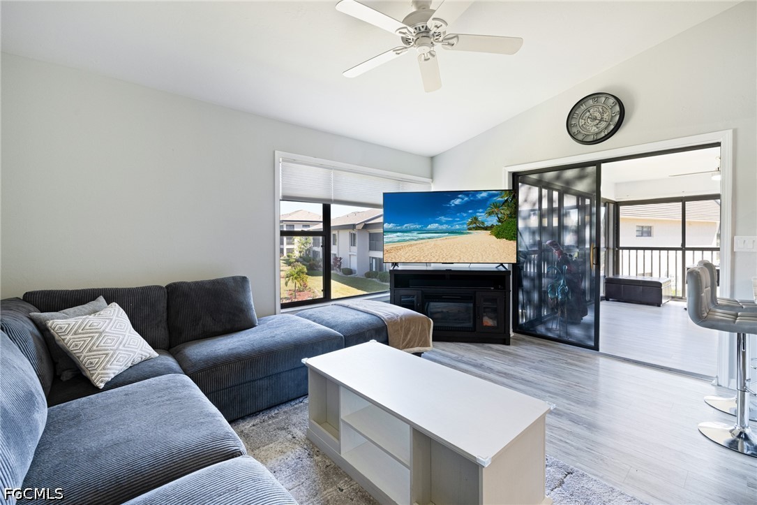 2 Bed Condominium for Sale in Oakmont Village, photo 4