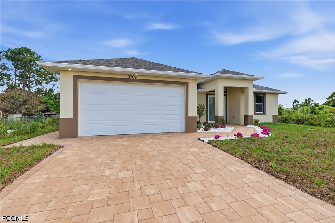 3 Bed SingleFamilyResidence for Sale in Lehigh Acres, photo 4