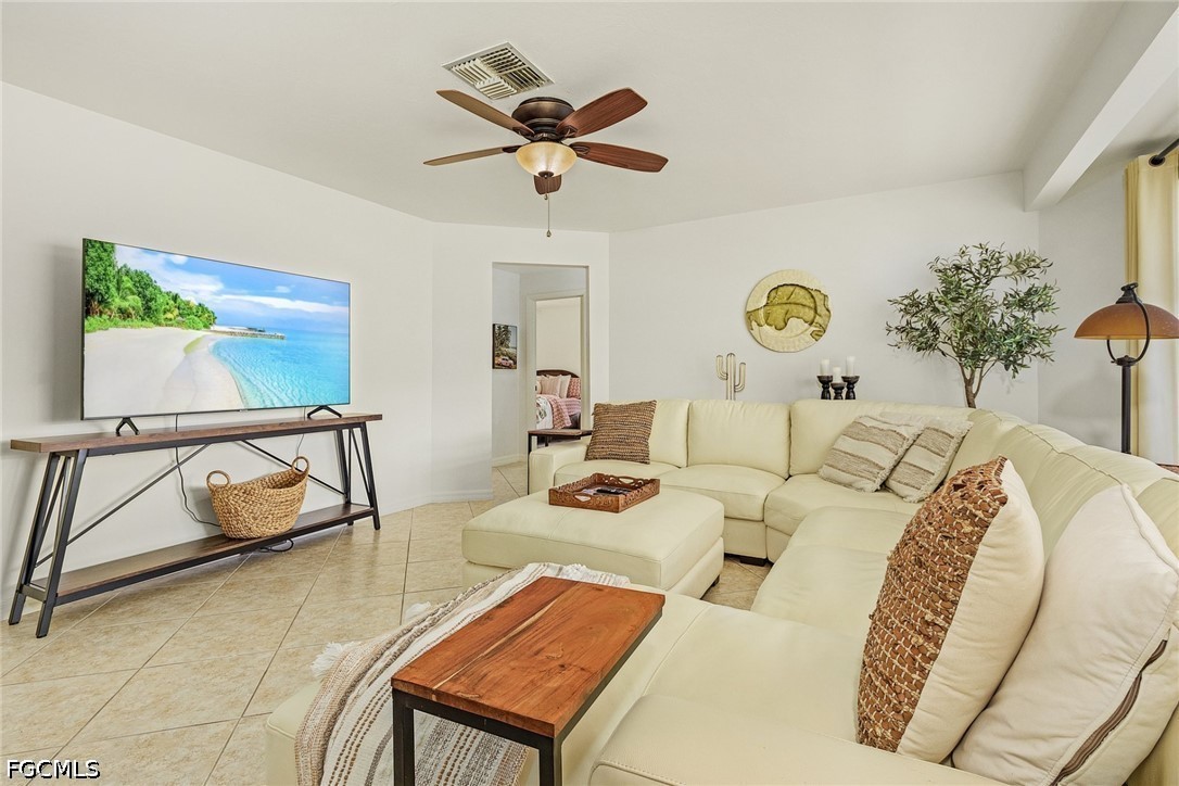3 Bed Pool Home for Sale in Cape Coral, photo 4