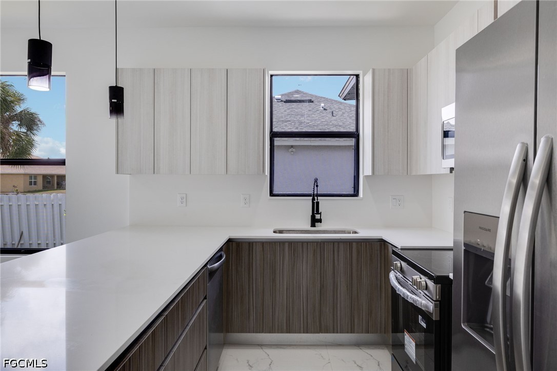 3 Bed SingleFamilyResidence for Sale in Lehigh Acres, photo 4