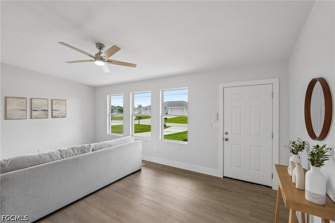 3 Bed SingleFamilyResidence for Sale in Cape Coral, photo 4