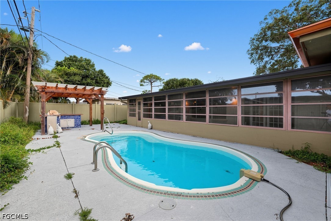 4 Bed Pool Home for Sale in Not Applicable, photo 4