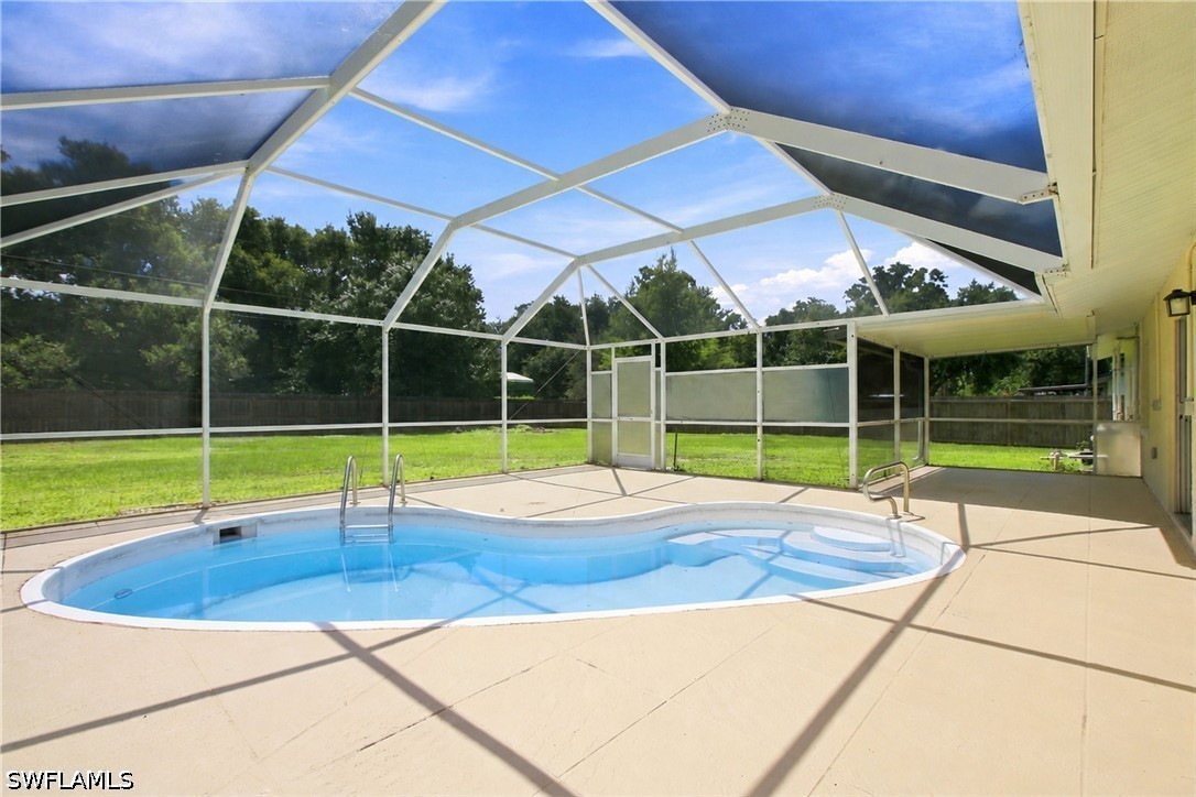 3 Bed Pool Home for Sale in Sandalwood Estates, photo 4