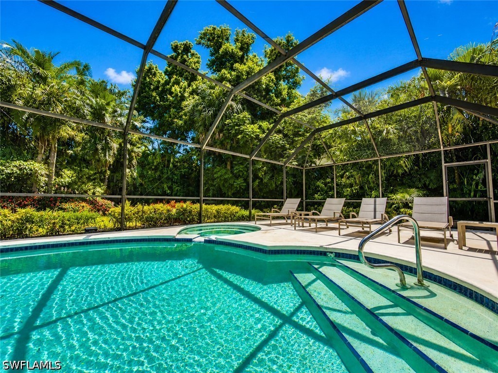 4 Bed Pool Home for Sale in Moorings, photo 4