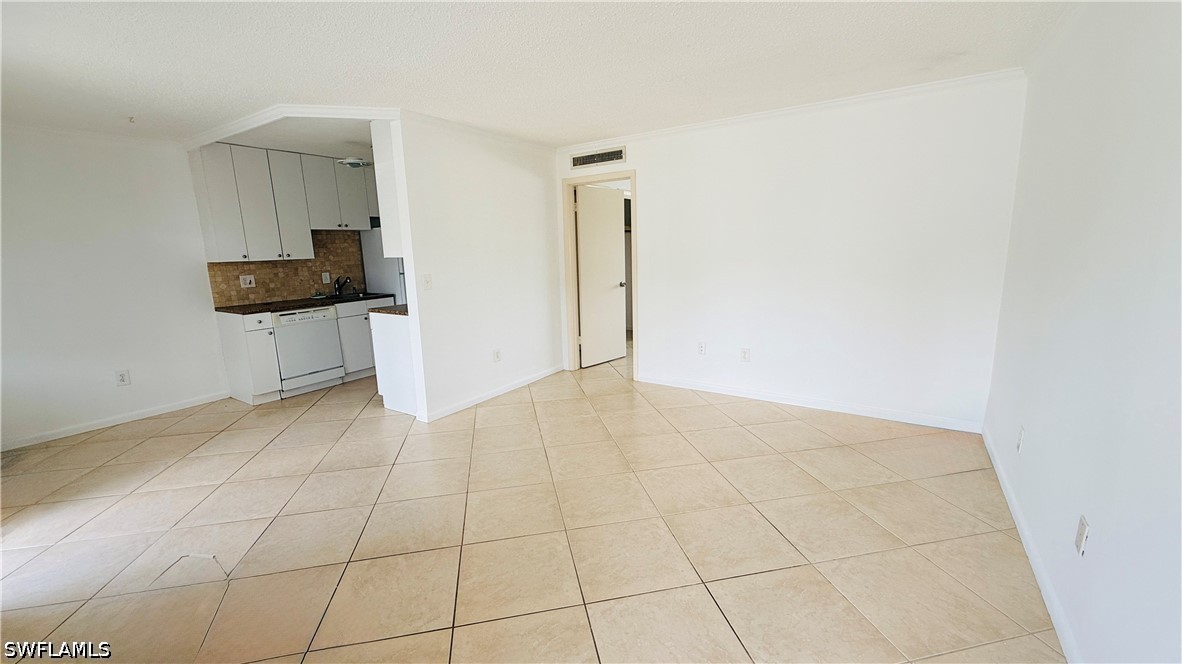1 Bed Condominium for Sale in Royal Palm Point, photo 4