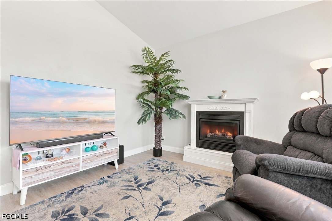 2 Bed Pool Home for Sale in St James City, photo 4