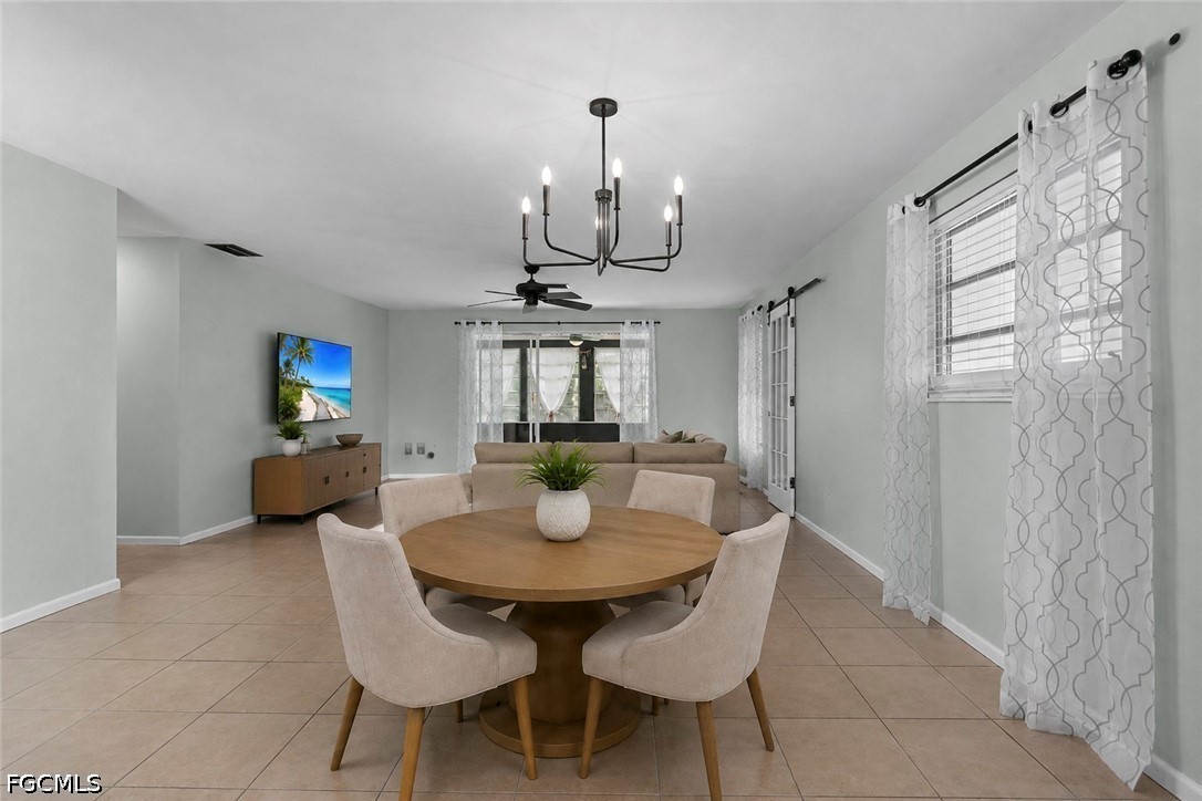 2 Bed SingleFamilyResidence for Sale in Fort Myers, photo 4