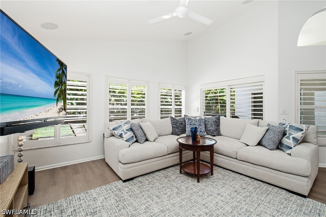 4 Bed SingleFamilyResidence for Sale in Naples, photo 4