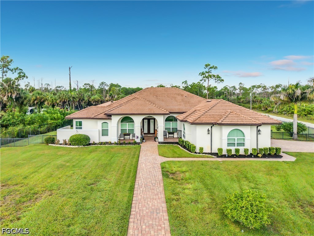 4 Bed Pool Home for Sale in Naples, photo 4