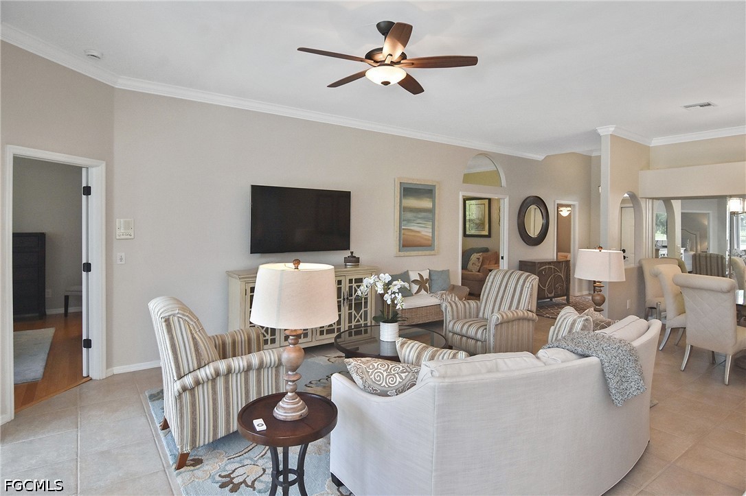 2 Bed Waterfront Home for Sale in Lakemont, photo 4