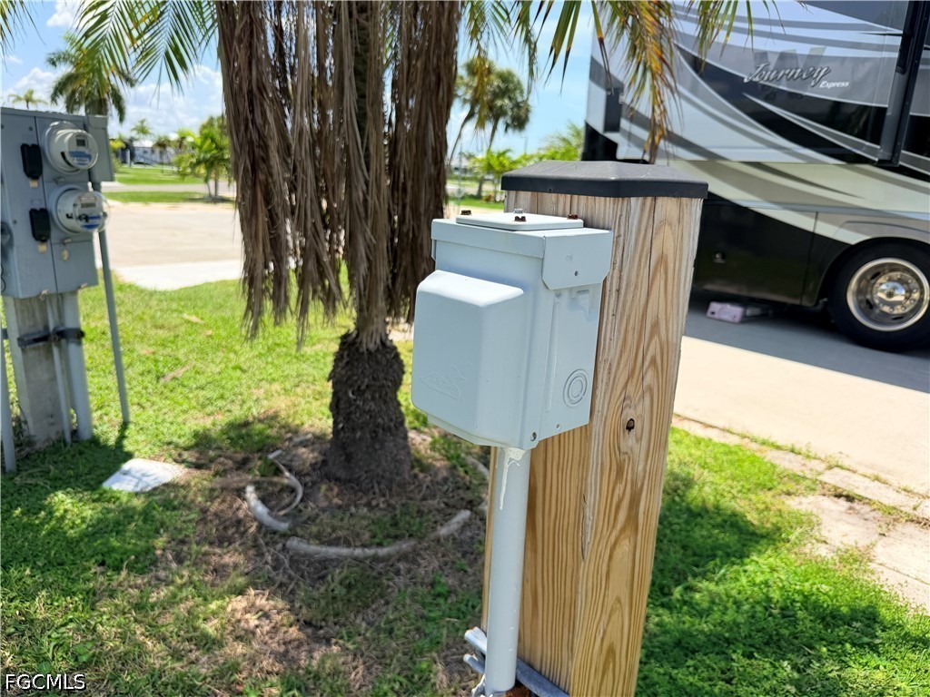 Residential for Sale in Palmetto Palms R V, photo 4