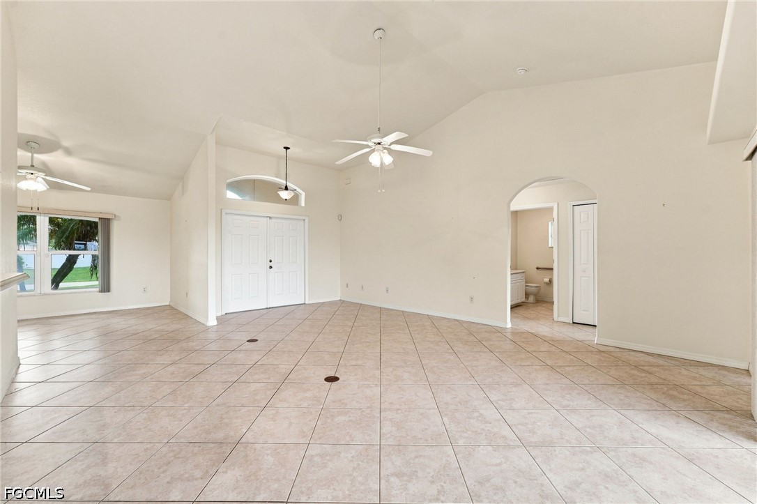3 Bed SingleFamilyResidence for Sale in Cape Coral, photo 4