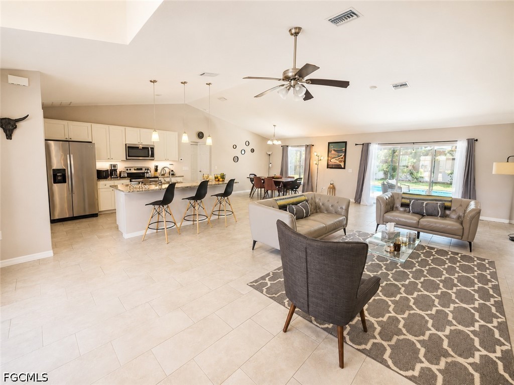 3 Bed Pool Home for Sale in Cape Coral, photo 4