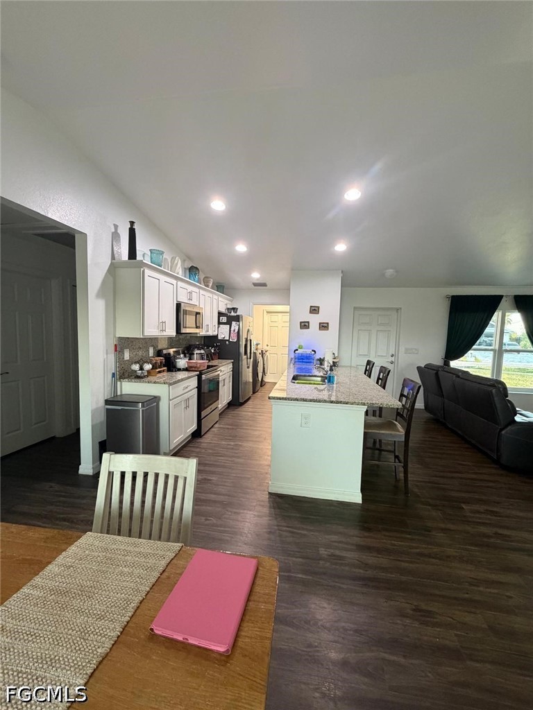 3 Bed SingleFamilyResidence for Sale in Labelle, photo 4
